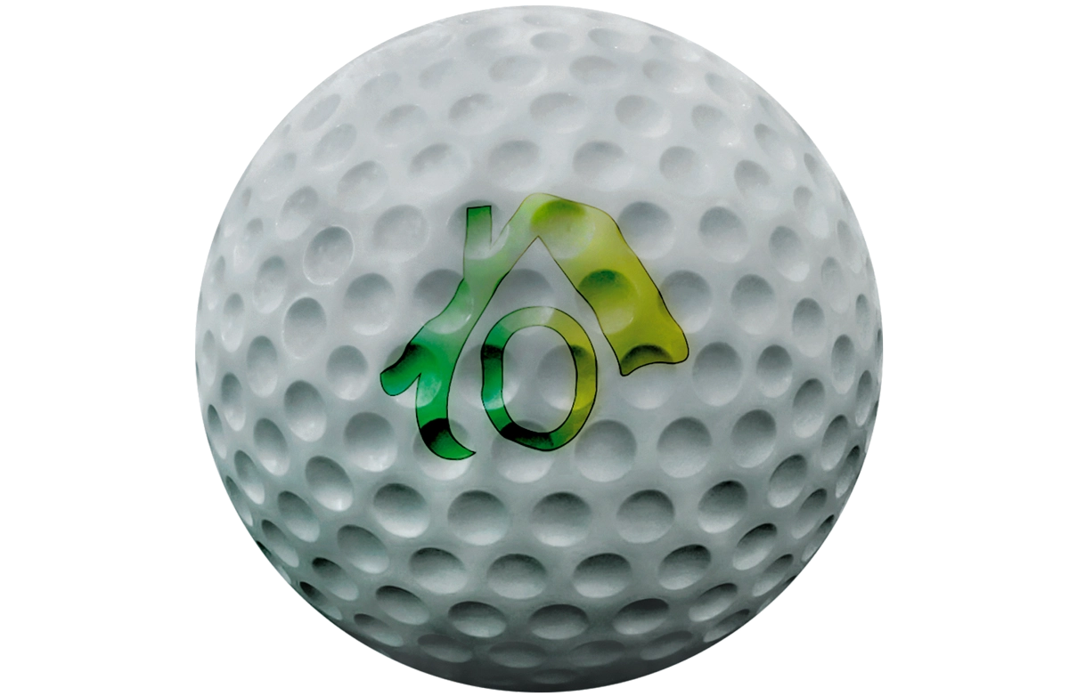 Kuva golfpallosta, jossa Messukylän omakotiyhdistyksen logo.